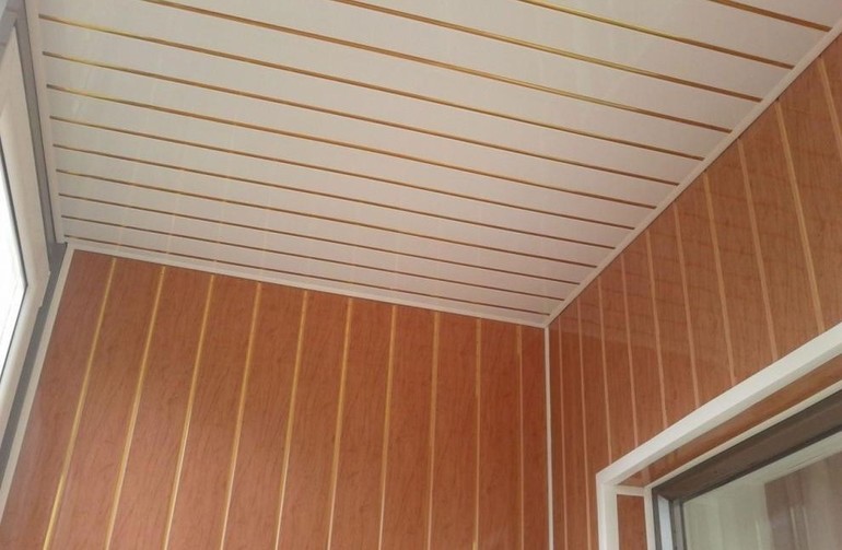 Balkónový strop